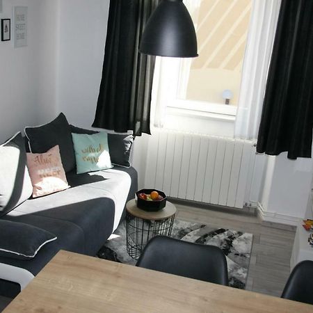 Stylish Apartment In City Center Pula Eksteriør billede