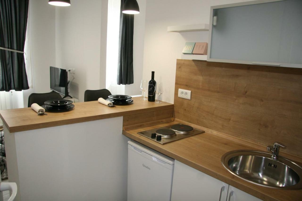 Stylish Apartment In City Center Pula Eksteriør billede