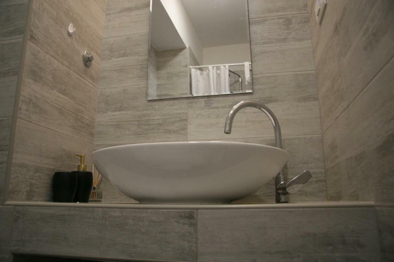Stylish Apartment In City Center Pula Eksteriør billede