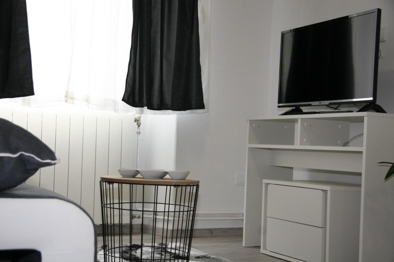 Stylish Apartment In City Center Pula Eksteriør billede